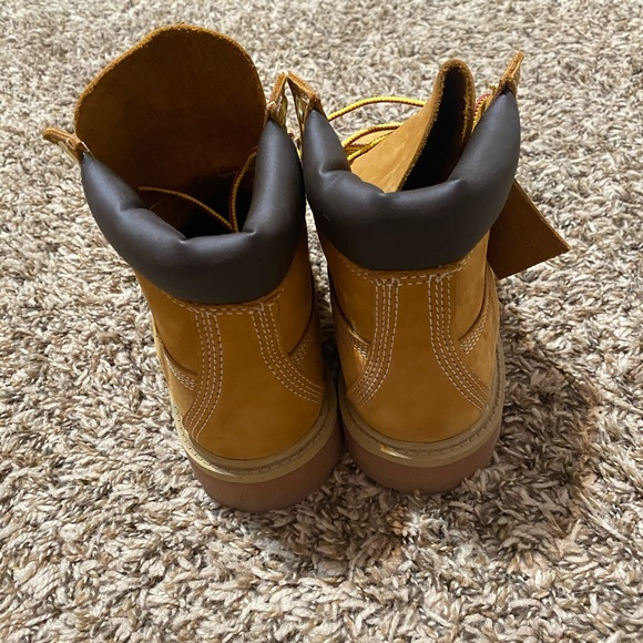 Timberlands - Picture 3 of 6